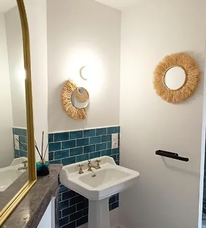 Escapade De Charme Au 18'55 - Bourg De Holiday home